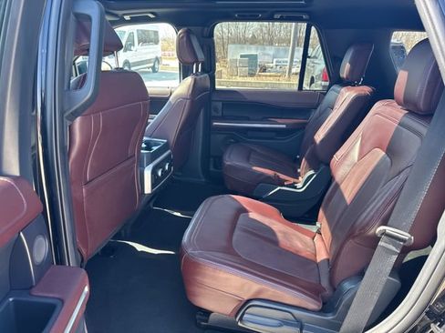 Used 2024 Ford Expedition Limited AWD/4WD image 10