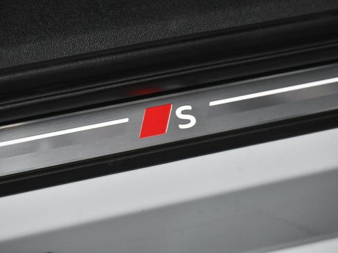 Used 2025 Audi S6 e-tron Prestige w/ 21" Black Optic Package image 19