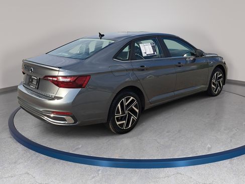 Certified 2024 Volkswagen Jetta SEL FWD image 5