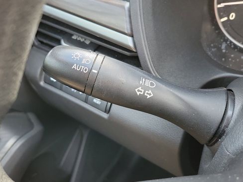 Used 2024 Nissan Altima 2.5 SV image 28