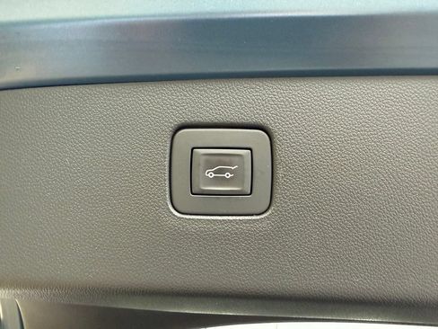 Used 2024 Buick Envista Sport Touring w/ Convenience I Package FWD image 35