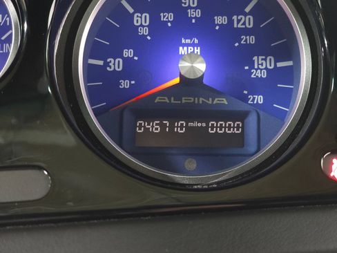 Used 2003 BMW Z8 RWD image 19