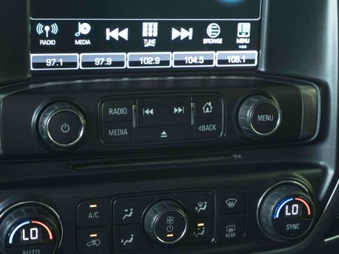 Used 2017 Chevrolet Silverado 1500 LTZ Z71 w/ LTZ Plus Package AWD/4WD image 28