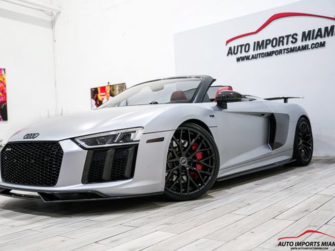 Used 2018 Audi R8 V10 w/ Carbon Exterior Package AWD/4WD image 3