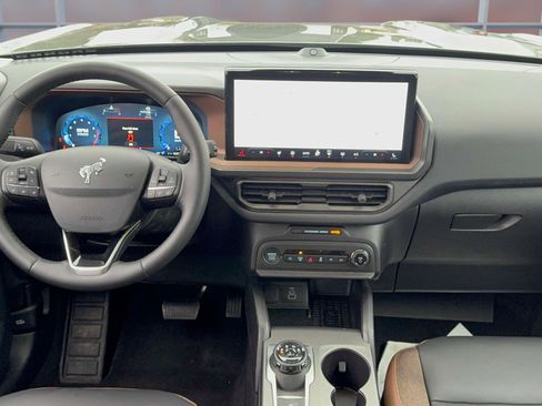 Used 2025 Ford Bronco Sport Outer Banks w/ Outer Banks Tech Package+ image 13