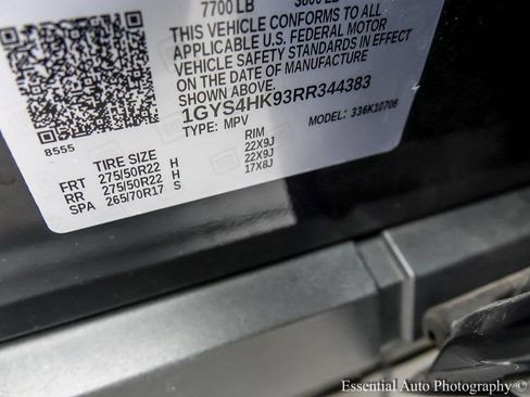 Used 2024 Cadillac Escalade V w/ LPO, ONYX Package image 31