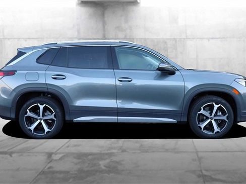 New 2025 Volkswagen Tiguan SE image 5