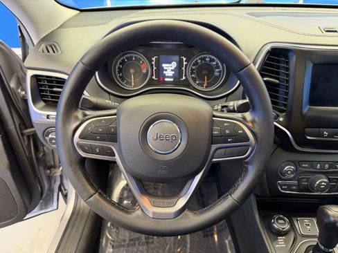 Used 2021 Jeep Cherokee Latitude Plus w/ Sun & Sound Group AWD/4WD image 15