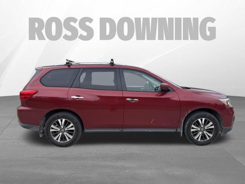 Used 2017 Nissan Pathfinder S FWD image 2