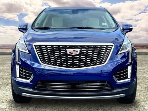 Used 2025 Cadillac XT5 Premium Luxury FWD image 2