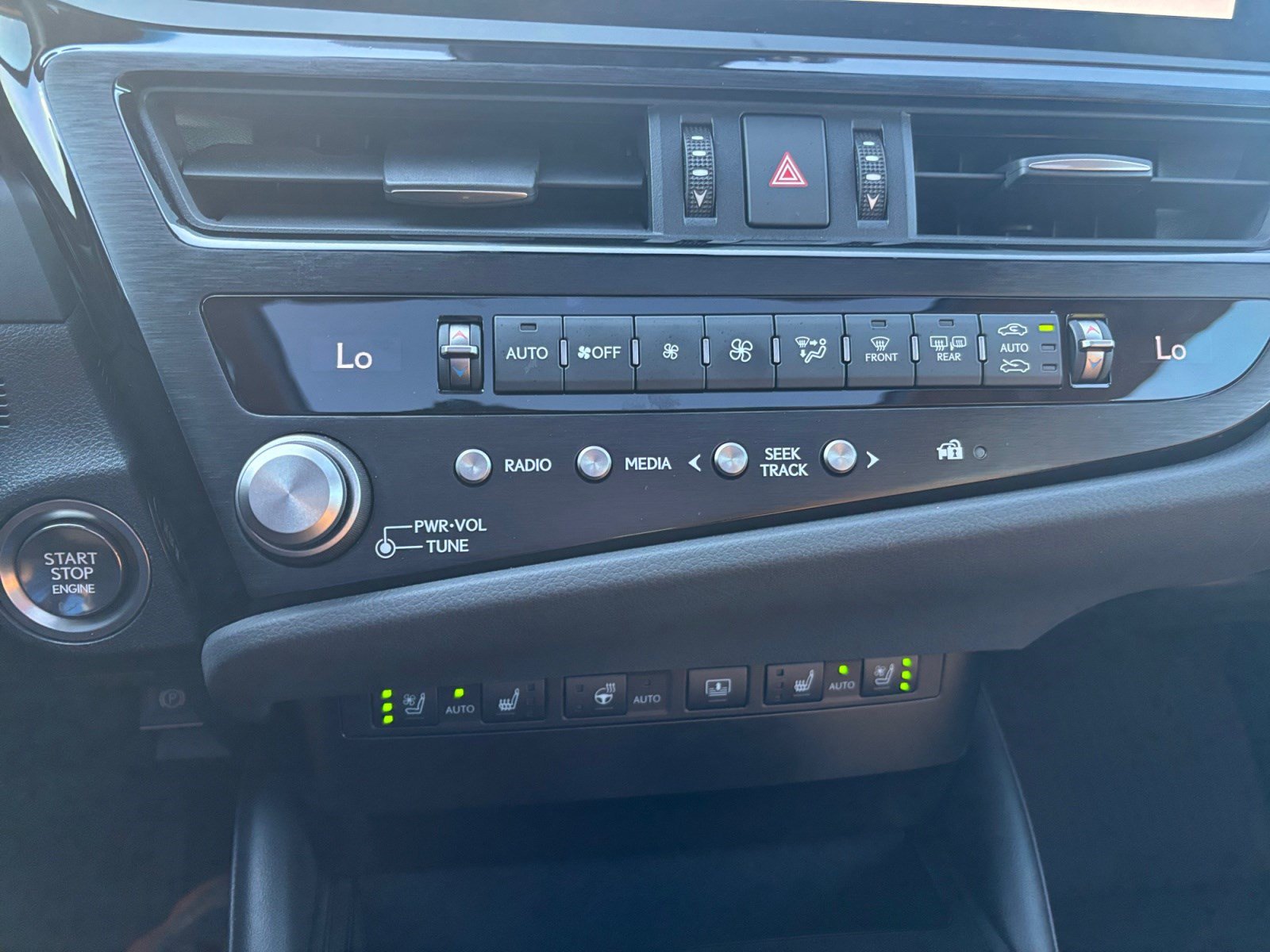 Used 2024 Lexus ES 350 Ultra Luxury w/ Accessory Package (Z2) FWD image 13