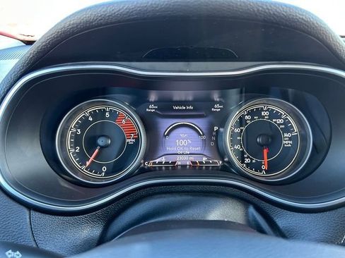 Used 2022 Jeep Cherokee Limited image 23