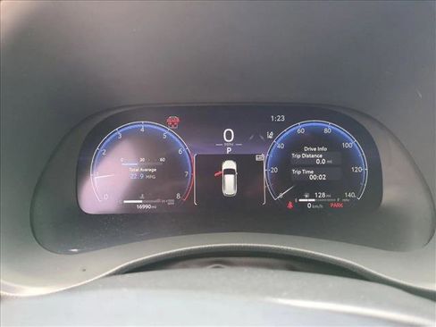 Used 2023 Toyota Highlander Platinum FWD image 11