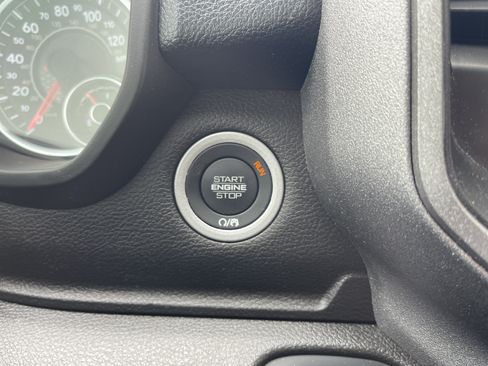 Used 2025 RAM 1500 Warlock AWD/4WD image 32