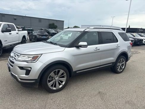 Used 2018 Ford Explorer Limited AWD/4WD image 2