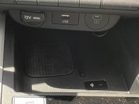 Used 2025 Hyundai Elantra Limited FWD image 35