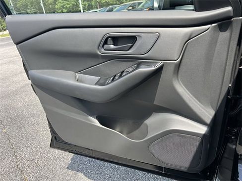 Certified 2025 Nissan Rogue S image 15