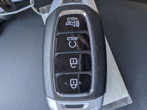 Used 2025 Hyundai Venue SEL FWD image 32