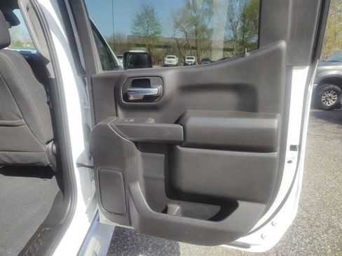 Used 2024 Chevrolet Silverado 1500 Custom image 15