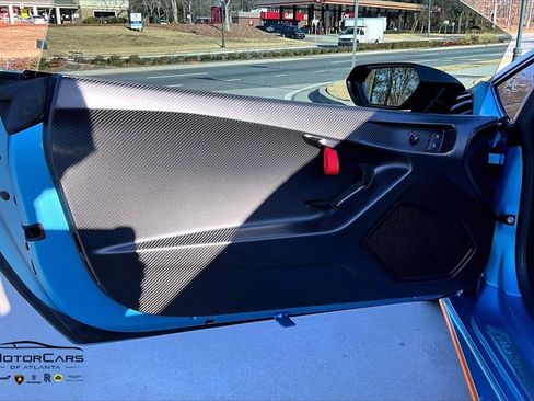 Used 2022 Lamborghini Huracan STO image 21