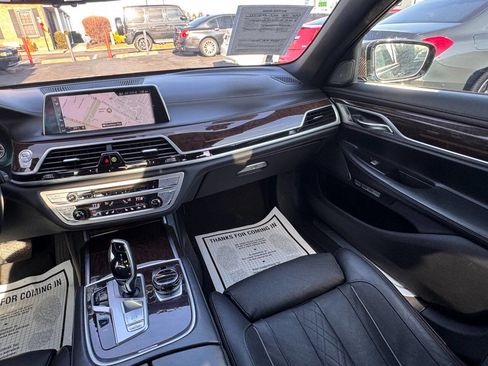 Used 2017 BMW 750i xDrive image 20