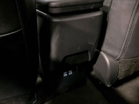 Used 2024 Toyota Prius XLE AWD/4WD image 11