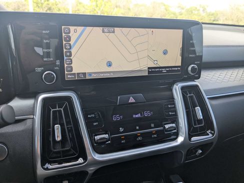 Used 2023 Kia Sorento SX FWD image 33
