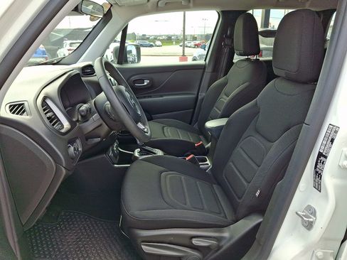 Used 2022 Jeep Renegade Latitude AWD/4WD image 14
