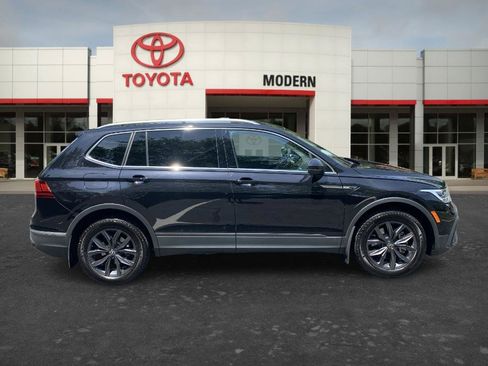 Used 2023 Volkswagen Tiguan SE FWD image 4