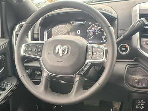 Used 2026 RAM 2500 Laramie AWD/4WD image 22