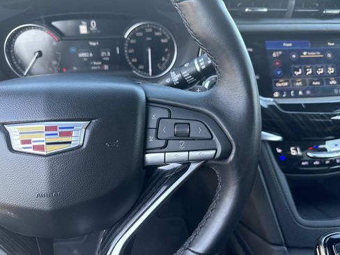 Used 2025 Cadillac XT6 Premium Luxury image 33