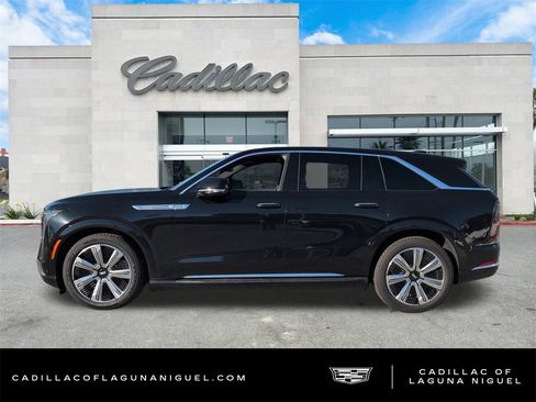 Used 2025 Cadillac Escalade IQ Luxury 2 image 6