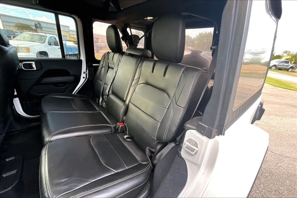 Used 2023 Jeep Wrangler Unlimited Sahara AWD/4WD image 25