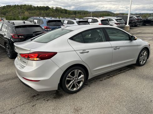 Used 2017 Hyundai Elantra Limited FWD image 6