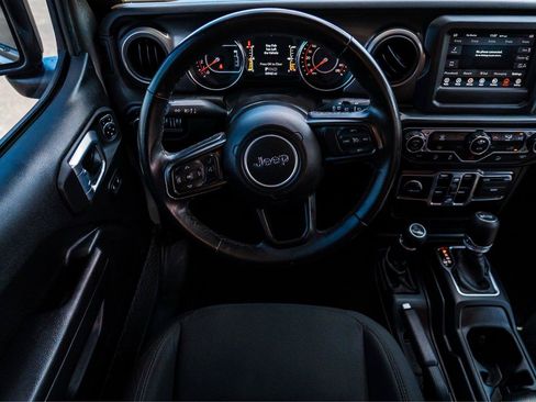Used 2021 Jeep Wrangler Unlimited Sport AWD/4WD image 31