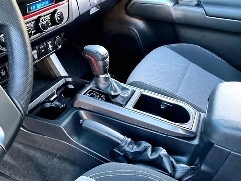 Certified 2023 Toyota Tacoma TRD Off-Road w/ Technology Package AWD/4WD image 16