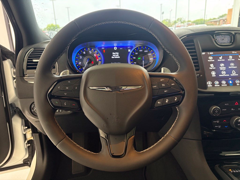 Used 2023 Chrysler 300 S w/ Comfort Group RWD image 2