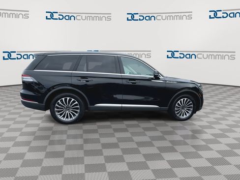 Used 2023 Lincoln Aviator AWD w/ Premium Package image 9