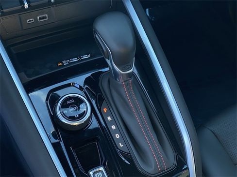 Used 2025 Chevrolet Colorado Z71 w/ Z71 Convenience Package 2 image 16