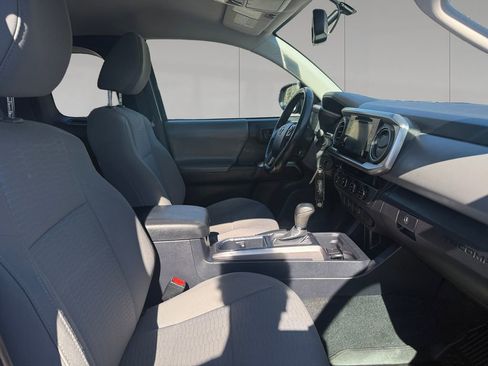 Used 2017 Toyota Tacoma SR5 w/ Tow Package image 17