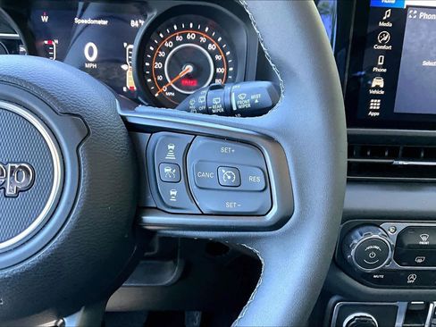 Used 2026 Jeep Wrangler Unlimited Rubicon AWD/4WD image 25