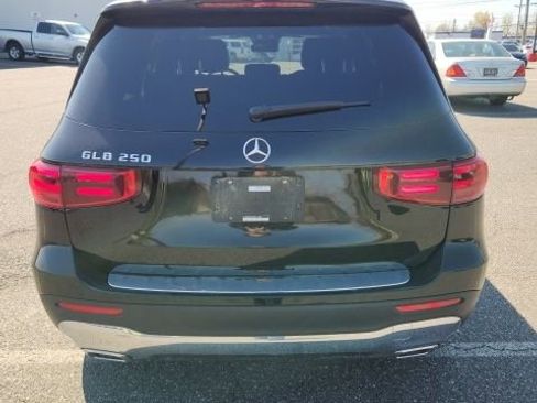 Used 2025 Mercedes-Benz GLB 250 image 6