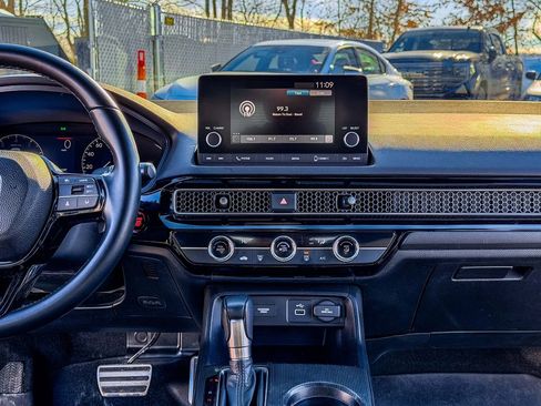 Used 2023 Honda Civic Sport image 11