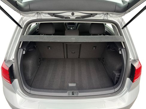 Used 2019 Volkswagen e-Golf SE w/ Driver Assistance Package image 17