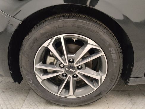 Used 2024 Kia Forte LXS image 31