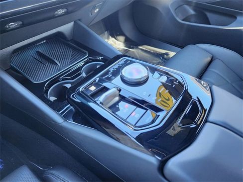 Used 2025 BMW 530i xDrive image 28