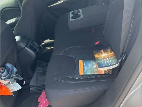 Used 2019 Jeep Cherokee Latitude w/ Cold Weather Group image 6