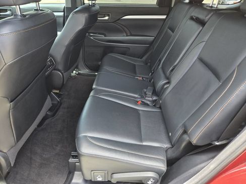 Used 2015 Toyota Highlander XLE AWD/4WD image 19
