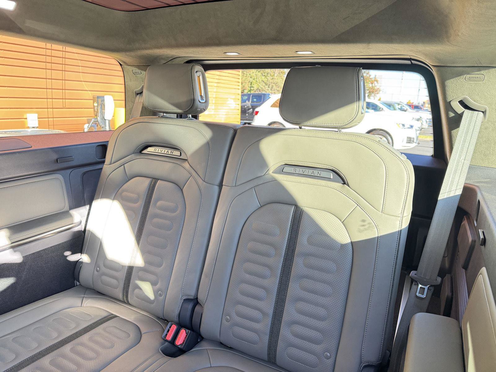 Used 2023 Rivian R1S Launch Edition Quad AWD/4WD image 22