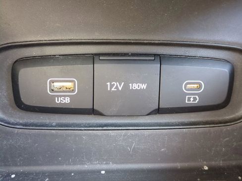 Certified 2023 Hyundai Venue SE w/ Cargo Package image 21